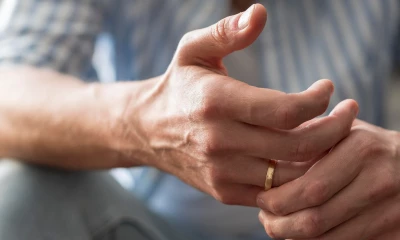 Почему у вас немеют руки и когда идти к врачу