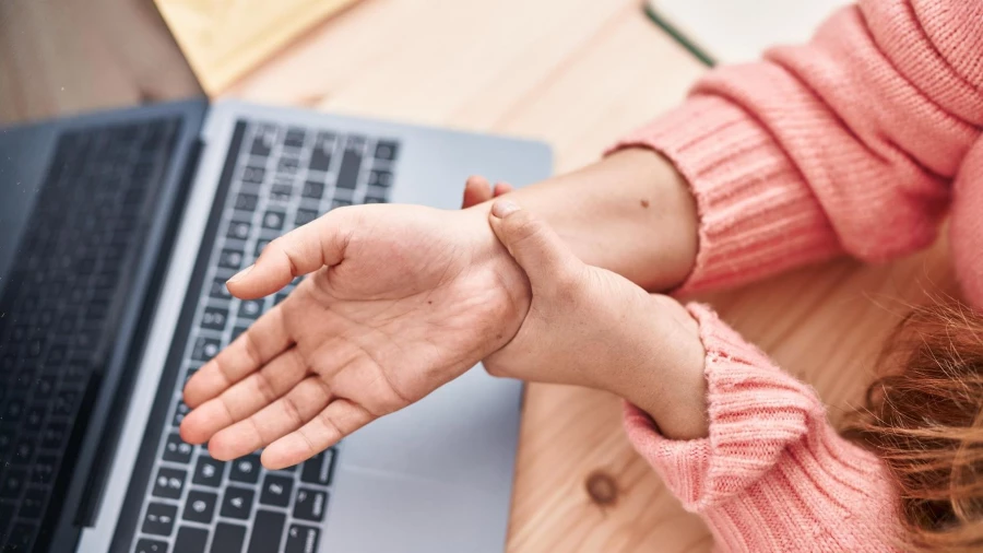 Онемение рук.