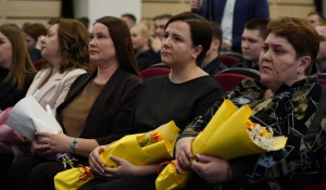 В Барнауле открылась фотовыставка «Жены Героев».