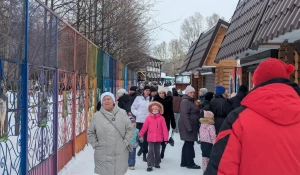Барнаульцы отметили 8 марта в кругу «пушистых» друзей.