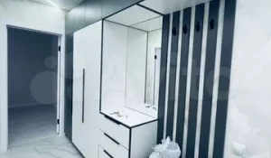 Трехкомнатная квартира-клиника продается в Барнауле за 7 млн рублей.