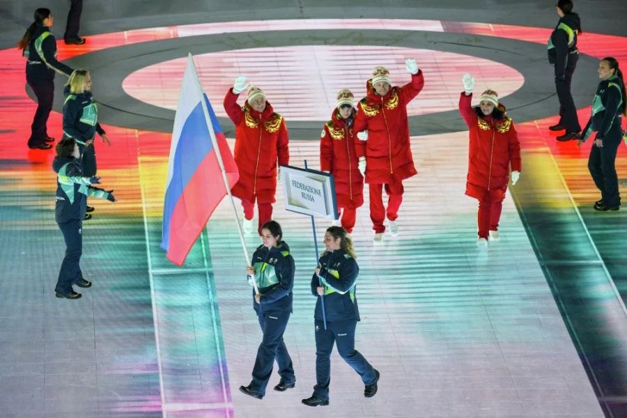 Российская команда на открытии Паралимпиады-2026