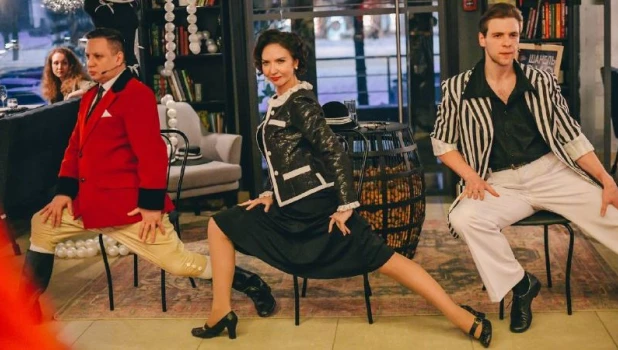 Презентация нового спектакля Алтайского государственного музыкального театра «Коко Шанель и ее мужчины» в ресторане «Живые души».