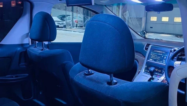 Toyota Vellfire продают в Барнауле.