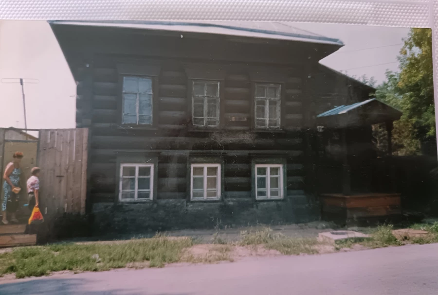 Дом в переулке Радищева, 35. 1990-е годы.