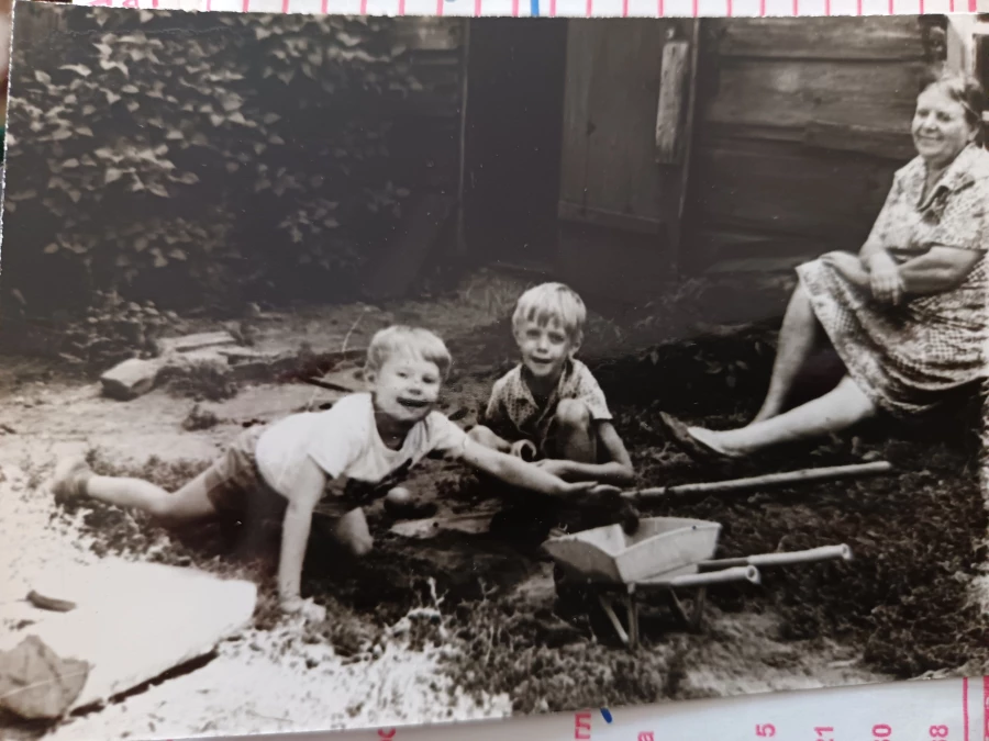 Двор дома в переулке Радищева, 35. 1970-1980 годы.