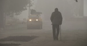 Туман, человек с ОВЗ, укладка асфальта, ремонт дорог. 