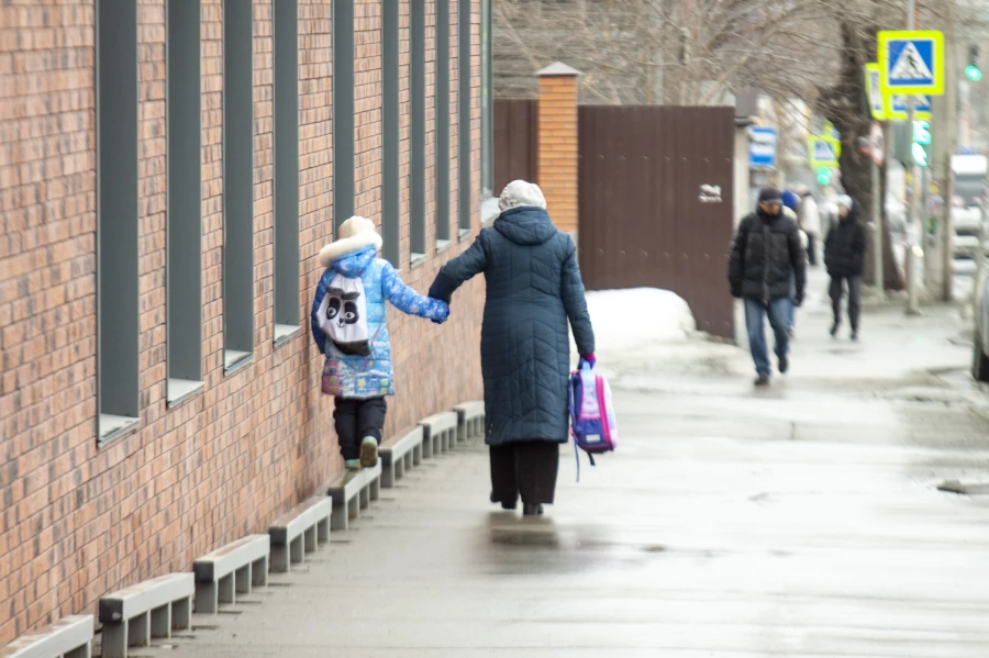 Ребенок и взрослый. 