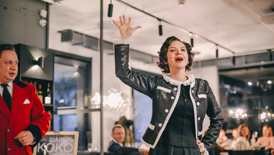 Презентация спектакля Алтайского государственного музыкального театра «Коко Шанель и ее мужчины» в ресторане-поэме «Живые души». 