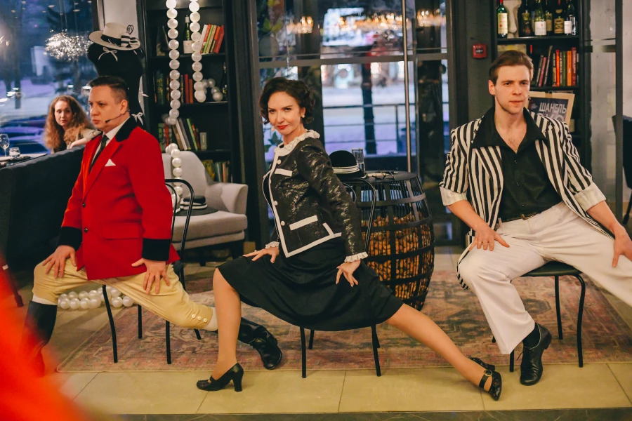 Презентация спектакля Алтайского государственного музыкального театра «Коко Шанель и ее мужчины» в ресторане-поэме «Живые души». 