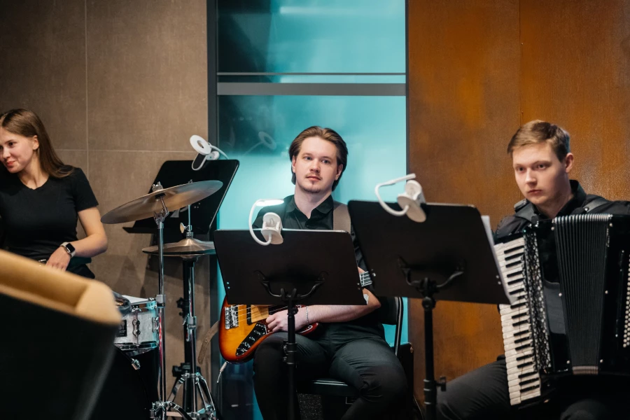 Презентация спектакля Алтайского государственного музыкального театра «Коко Шанель и ее мужчины» в ресторане-поэме «Живые души». 