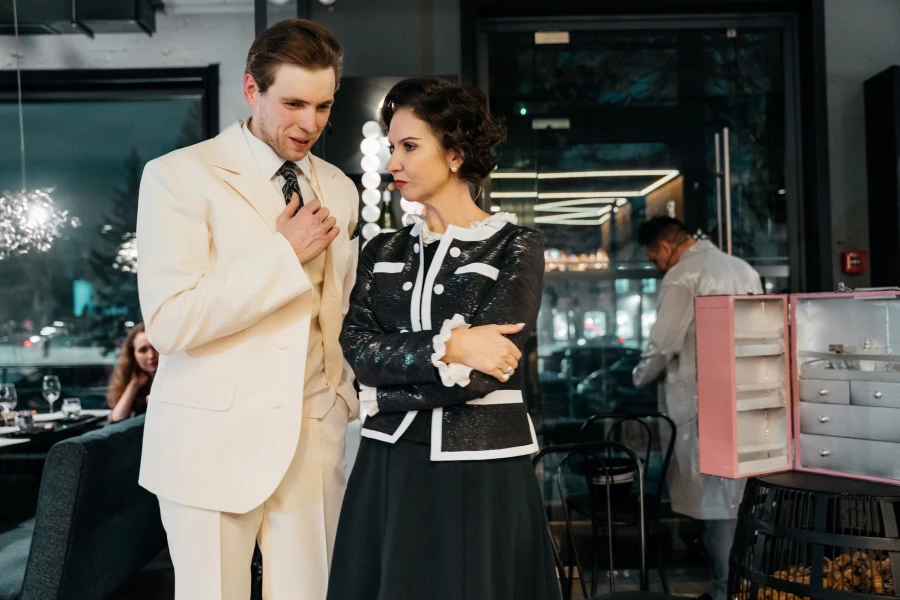 Презентация спектакля Алтайского государственного музыкального театра «Коко Шанель и ее мужчины» в ресторане-поэме «Живые души». 