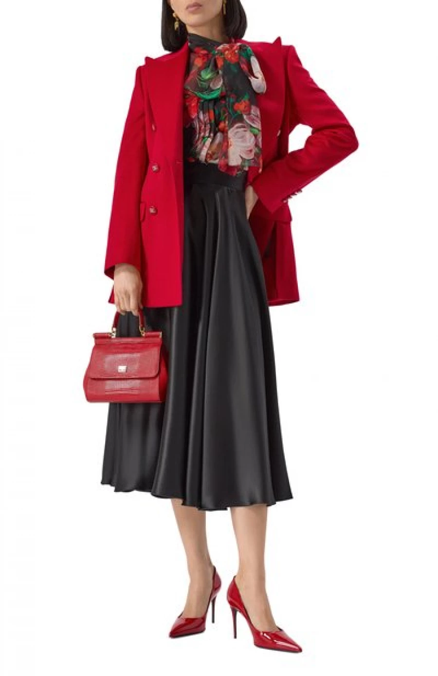 Атласная юбка на высокой посадке, 310 500 рублей.