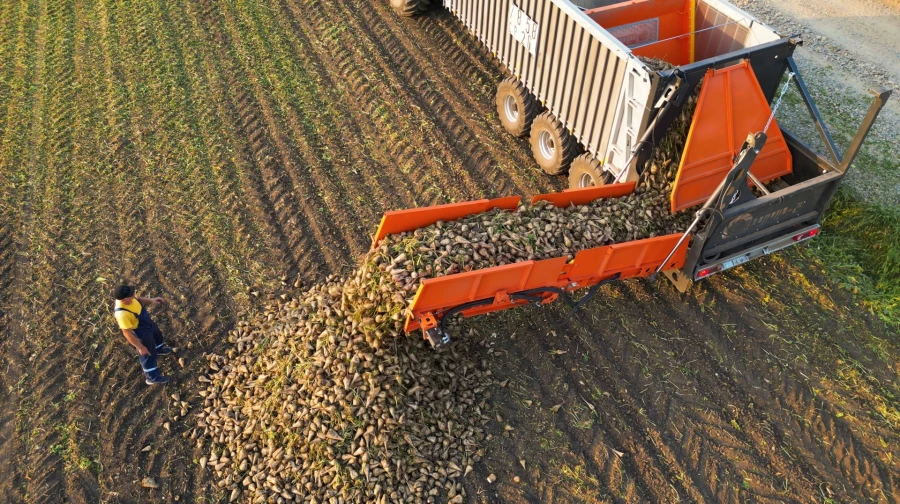 «РУФ-2» вывело на рынок и готовит к патентованию перегрузчик корнеплодов, позволяющий использовать один прицеп под несколько разных задач.