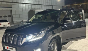 В барнауле продают Toyota Land Cruiser Prado.