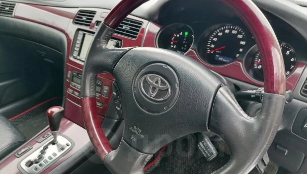 Toyota Windom продают в Барнауле.
