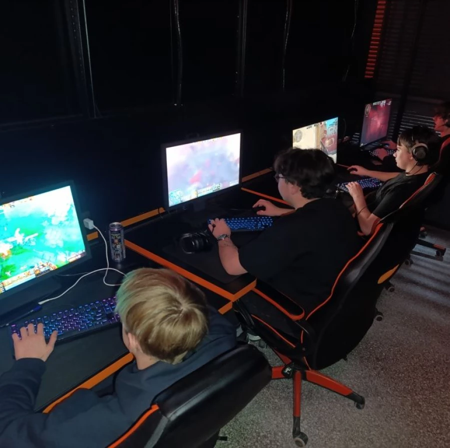 «Ростелеком» подключил «игровую скорость» барнаульскому «Центру Киберспорта».