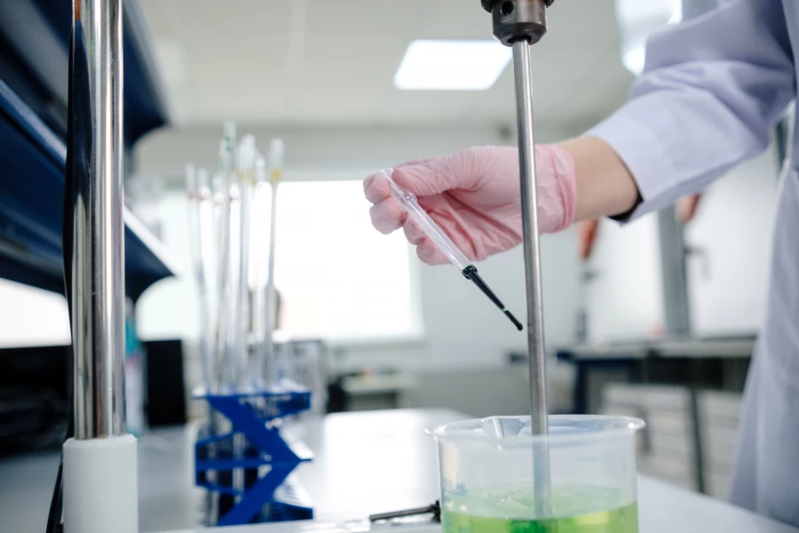 Лаборатория компании «Ренессанс Косметик».