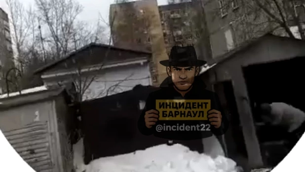 Смерть ребенка на гараже в Барнауле.