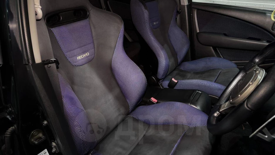 Mitsubishi Airtrek продают в Барнауле.