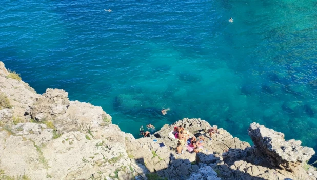  Море, пляж, скалы. 