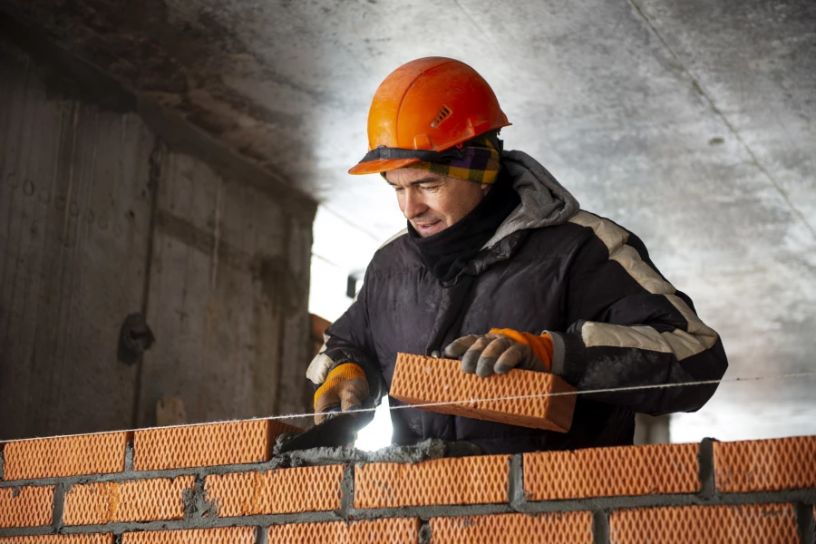 Строительство ЖК «Буревестник».
