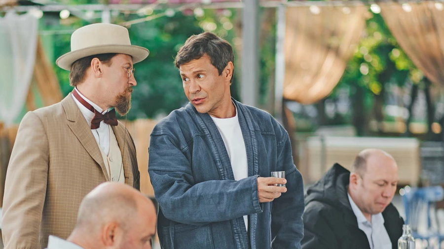 Сериал "Как Деревянко Чехова играл".