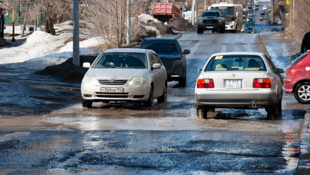 Лужи на ул. Ядринцева.