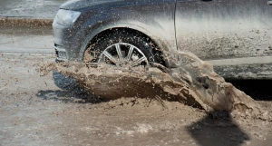 Лужи на ул. Ядринцева.