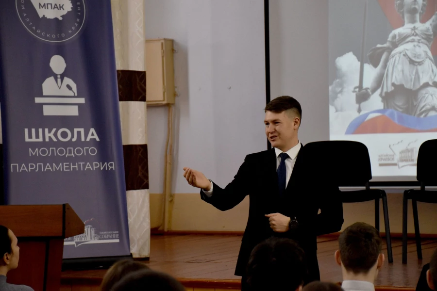 Правовые школы проекта «Юристы-населению» в районах Алтайского края.