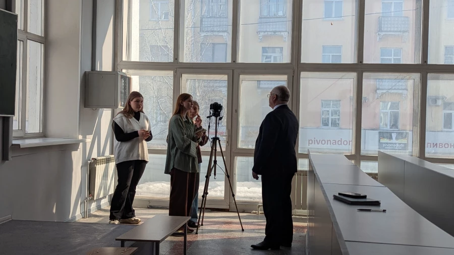 Управляющий алтайским отделением ЦБ РФ оказался на лекции генерального директора «Алтапресс».