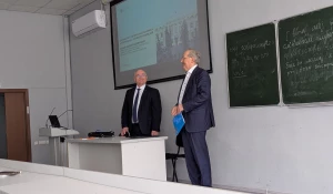 Управляющий алтайским отделением ЦБ РФ оказался на лекции генерального директора «Алтапресс».