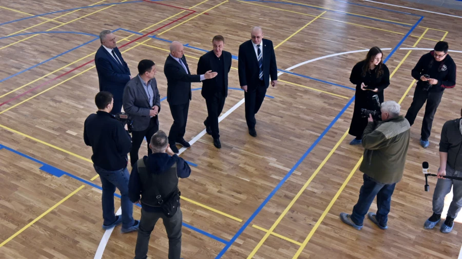 Выездное совещание по созданию новой спортивной муниципальной школы в физкультурно-оздоровительном комплексе.