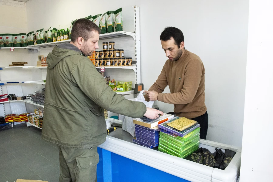 Магазин. Иранский магазин. Иранские продукты