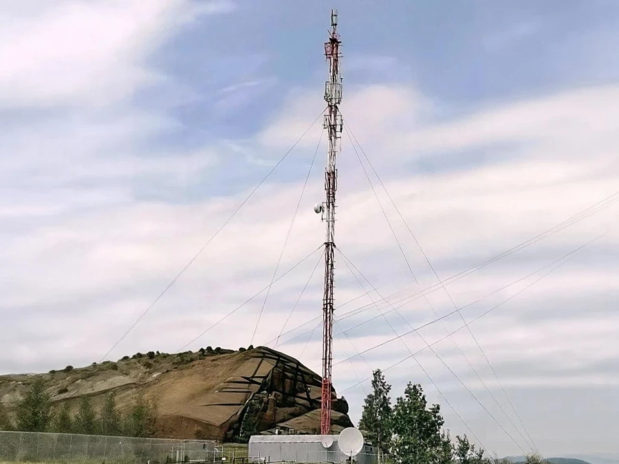 Самая «скалистая» базовая станция, Колыванское озеро, Алтайский край.