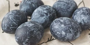 Яйца, покрашенные чаем каркаде. Пасха. Покраска яиц.