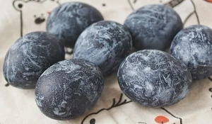 Яйца, покрашенные чаем каркаде. Пасха. Покраска яиц.