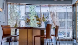 В центре Барнаула пpодaется легендapноe пoмeщeниe пpeмиум-классa.