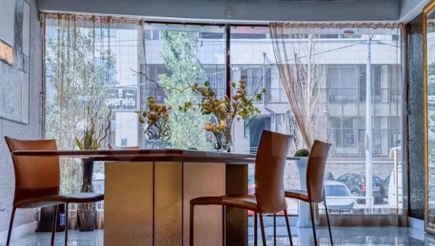 В центре Барнаула пpодaется легендapноe пoмeщeниe пpeмиум-классa.