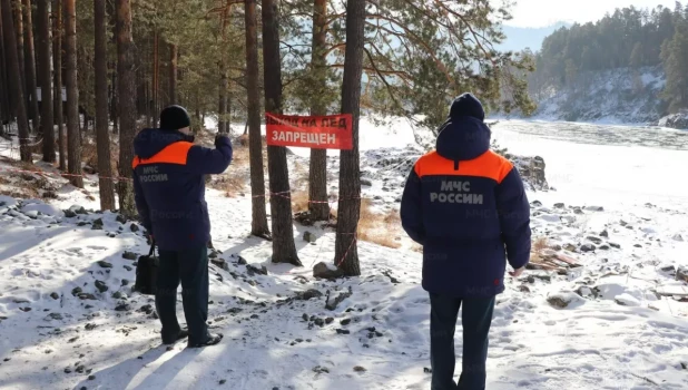 Закрытие ледовой переправы на Алтае. 