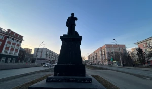 Памятник В. И. Ленину на площади Ленина в Барнауле.