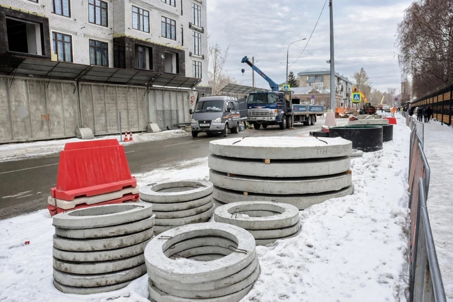 Реконструкция канализационного коллектора на улице Чкалова.