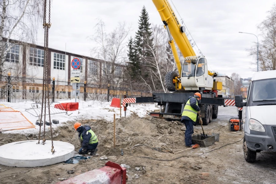 Реконструкция канализационного коллектора на улице Чкалова.