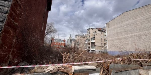 Начали готовить стройплощадку у небоскреба Аверина.