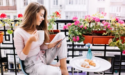 Чемоданное настроение: правила переезда домашних цветов на балкон