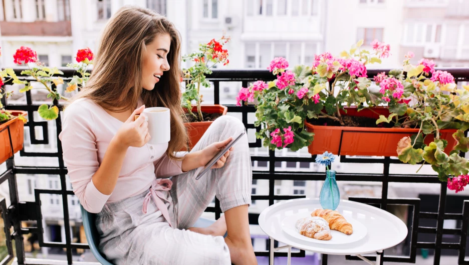 Цветы на балконе.