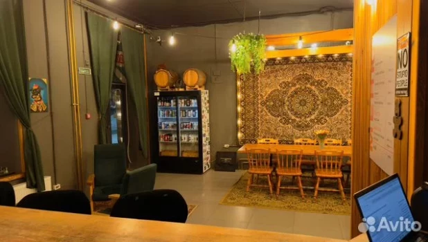  Пивной бар «Бутлегер».