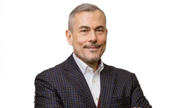 Дмитрий Сендеров – профессора РАНХиГС, члена Американской академии рекламы и Академического совета НИУ ВШЭ