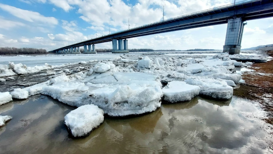 Подвижки льда в Барнауле, 6 апреля. 