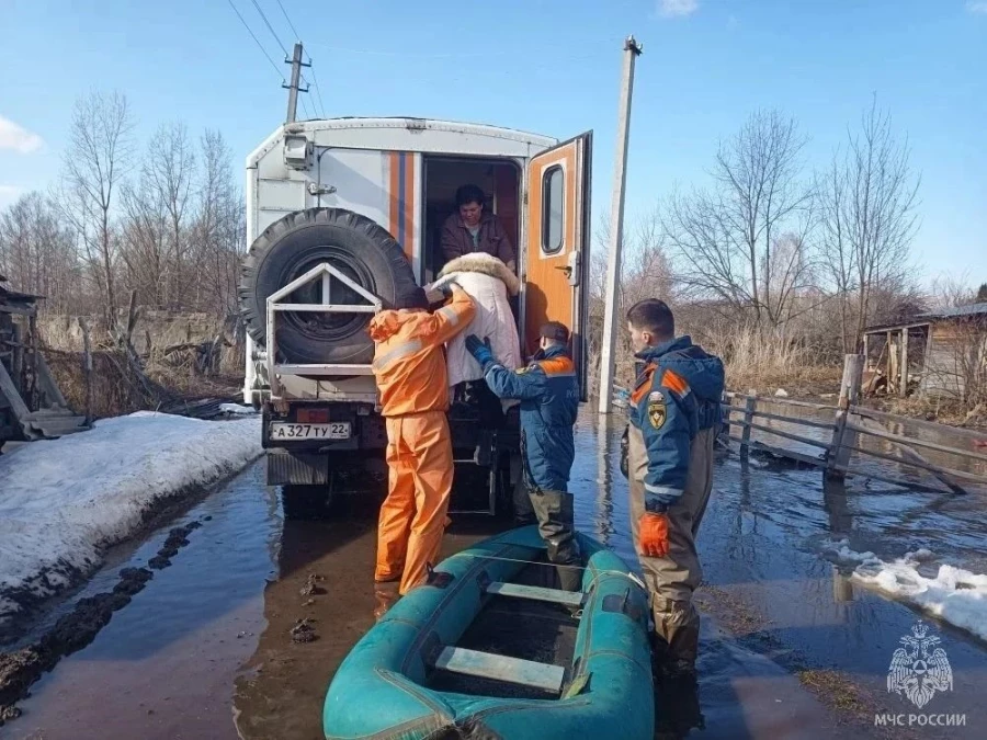 Потоп в поселке Промышленный в Бийском районе.